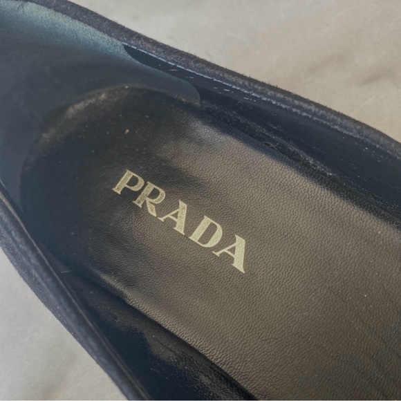 Prada • Pointed Flat with Buckle • 38.5 - Picture 2 of 6